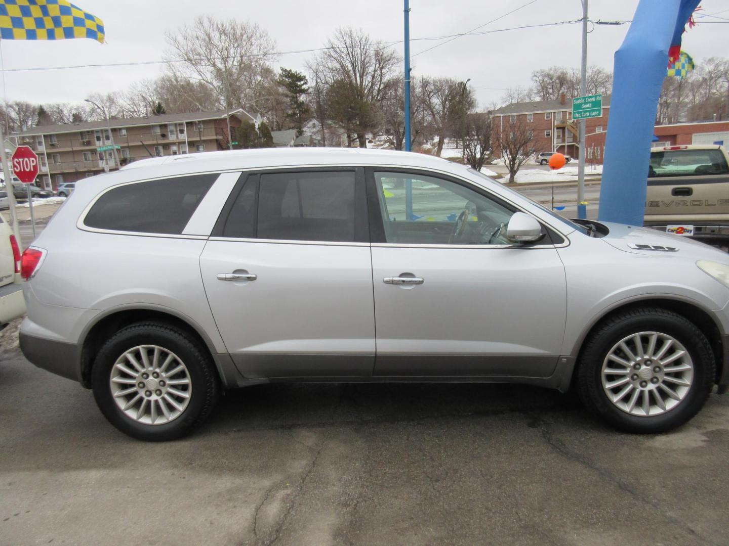 2009 Buick Enclave CXL AWD (5GAEV23D79J) with an 3.6L V6 DOHC 24V engine, 6-Speed Automatic Overdrive transmission, located at 1020 NW Radial Hwy, Omaha, NE, 68132, (402) 991-6503, 41.269718, -95.983231 - Photo#0