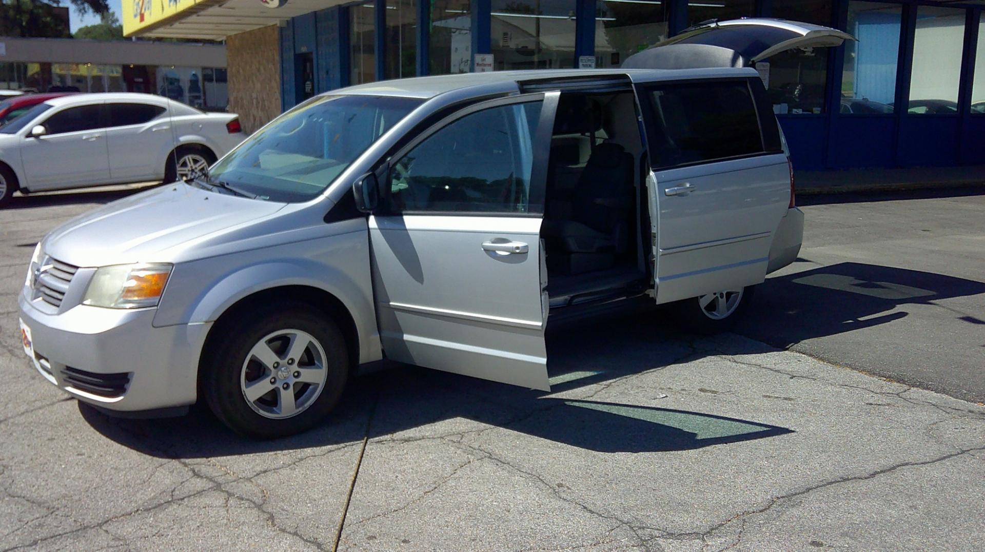 2010 Dodge Grand Caravan (2D4RN4DE7AR) , located at 1020 NW Radial Hwy, Omaha, NE, 68132, (402) 991-6503, 41.269718, -95.983231 - Photo#0