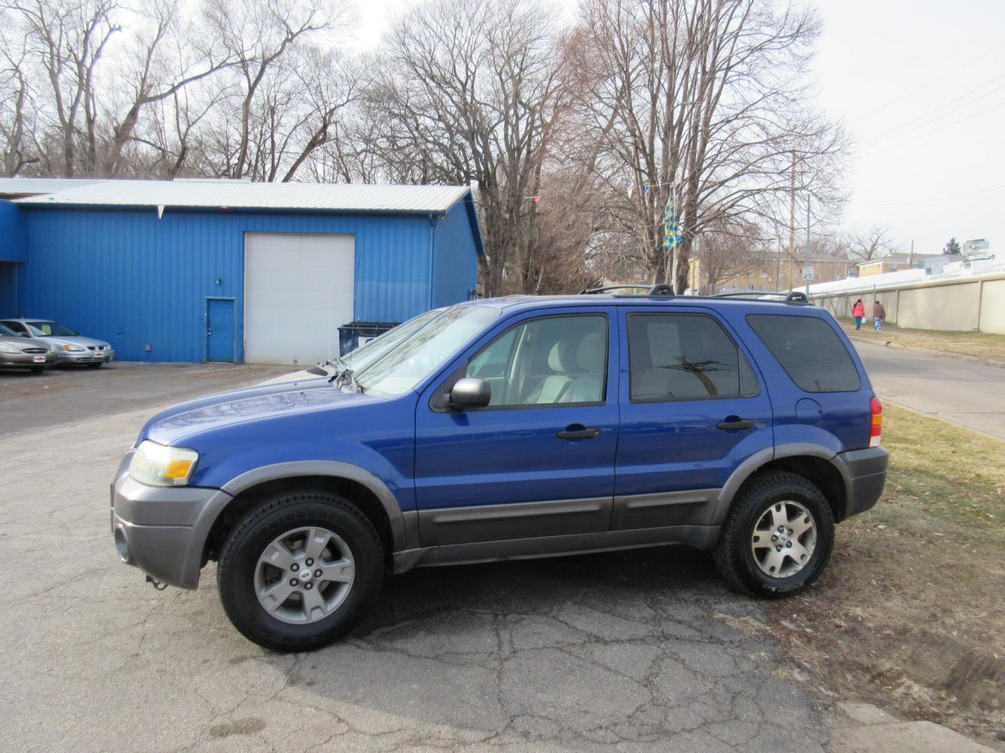 2005 Ford Escape XLT 4WD (1FMYU93165K) with an 3.0L V6 DOHC 24V engine, 4-Speed Automatic Overdrive transmission, located at 1020 NW Radial Hwy, Omaha, NE, 68132, (402) 991-6503, 41.269718, -95.983231 - Photo#0